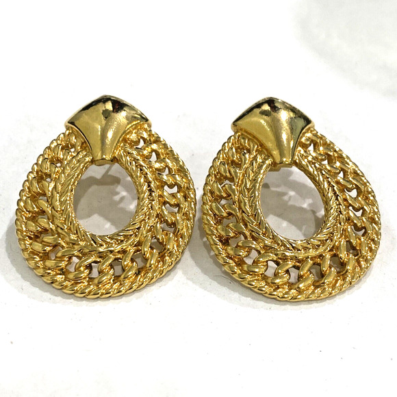 Vintage Avon Goldtone Pierced Earrings Chunky Filigree Chain Boss Lady Teardrop - Picture 1 of 6